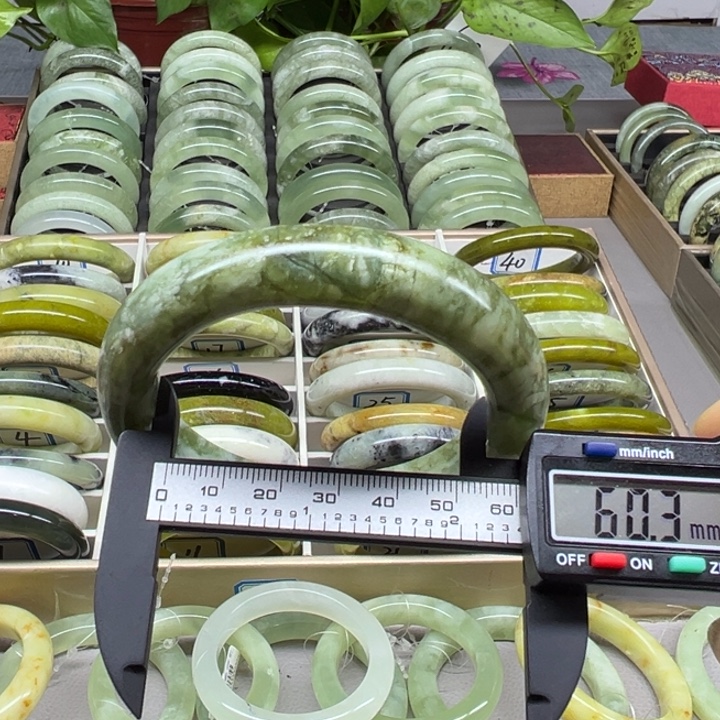 蛇纹石玉未镶嵌手镯16