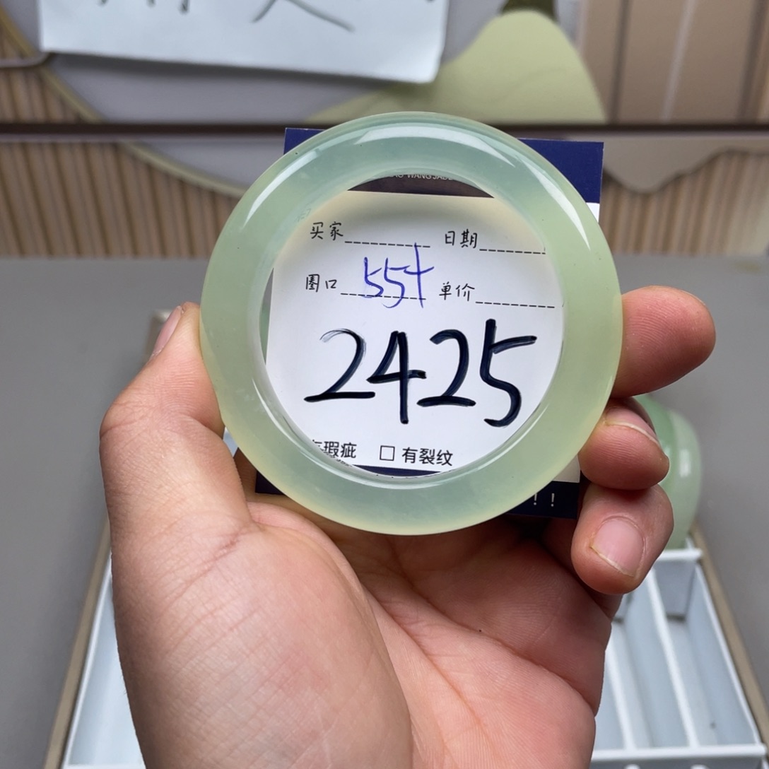 岫玉手镯手镯未镶嵌