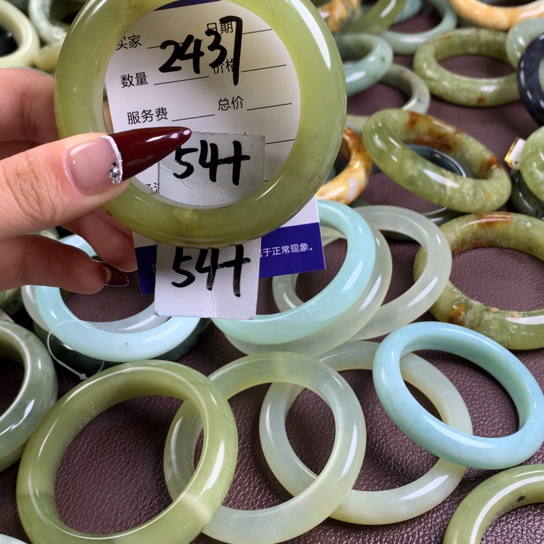 蛇纹石玉手镯未镶嵌2437