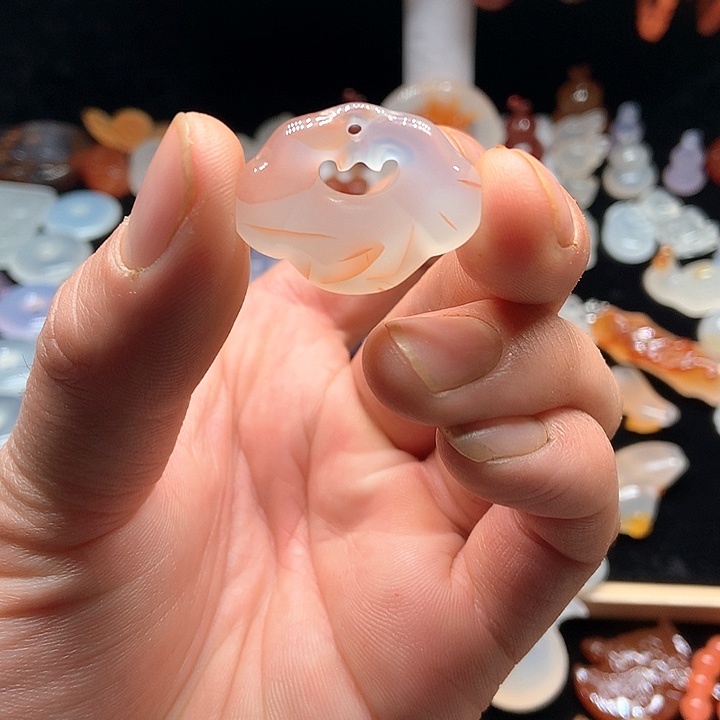 玛瑙/玉髓吊坠(不含链)未镶嵌独**娆