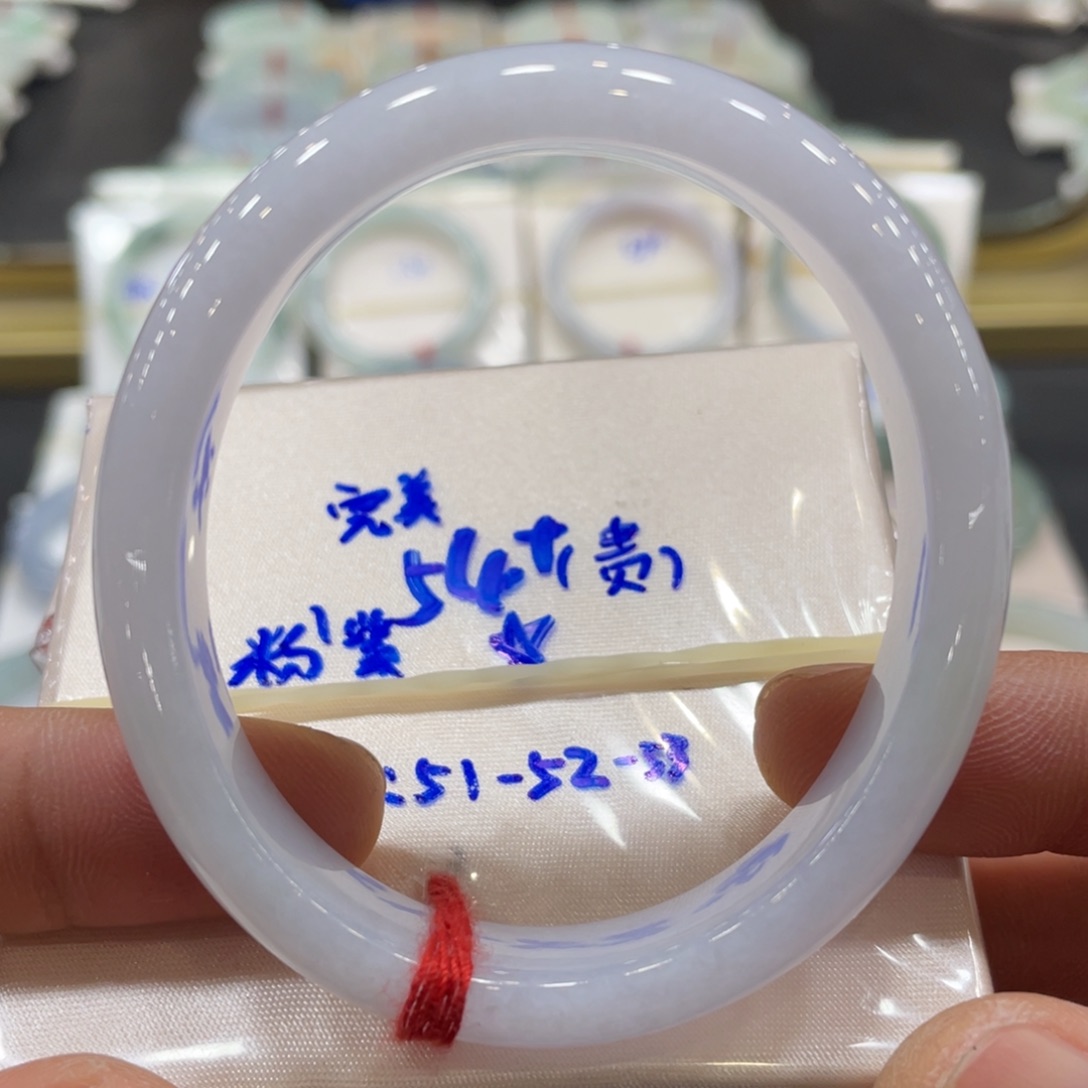 翡翠手镯未镶嵌翡翠手镯