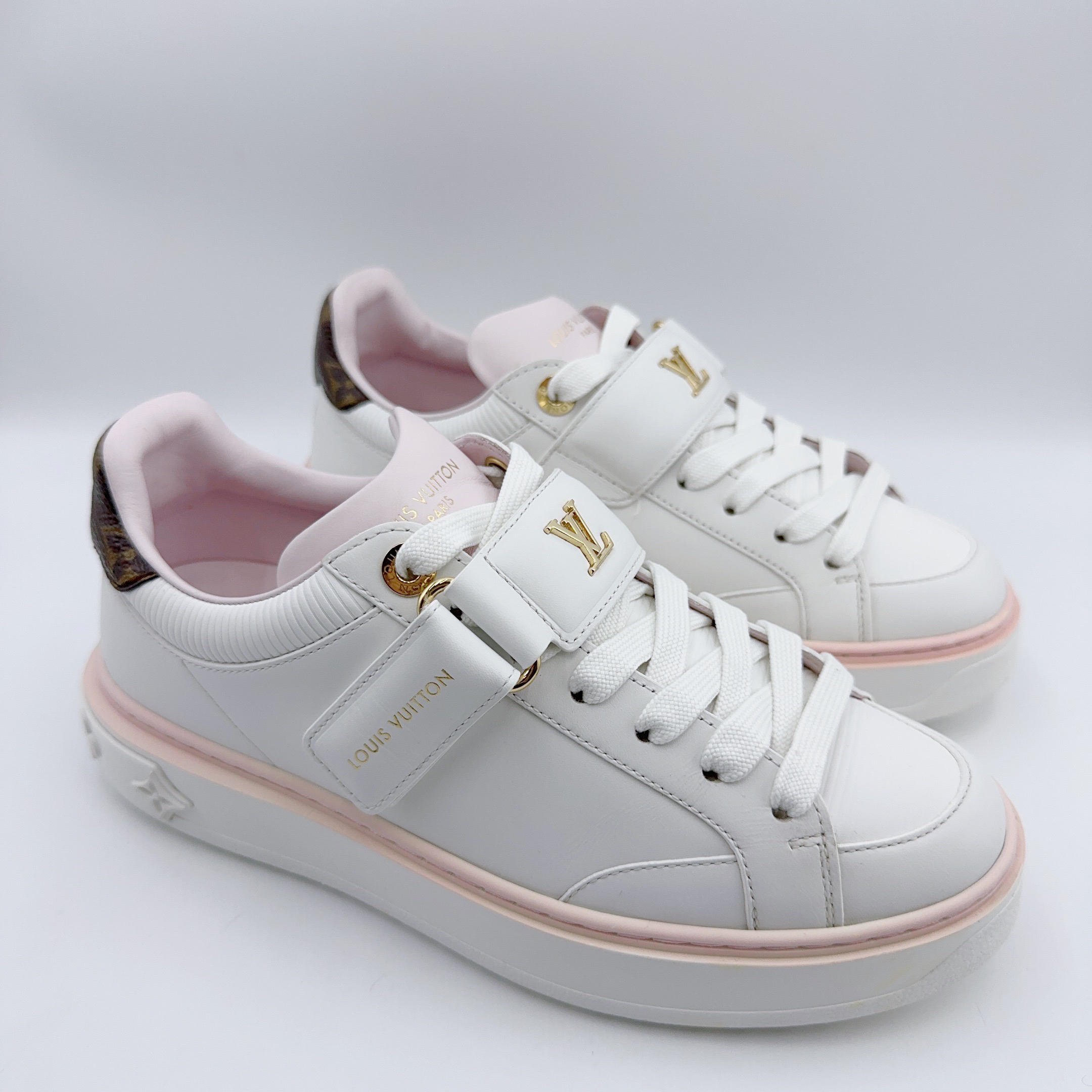 99新 LouisVuitton/路易威登 37码/粉白魔术贴金标板鞋/01869