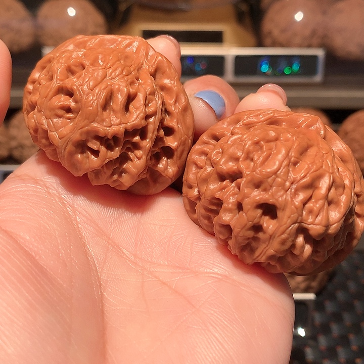 越**好文玩核桃把件宫灯