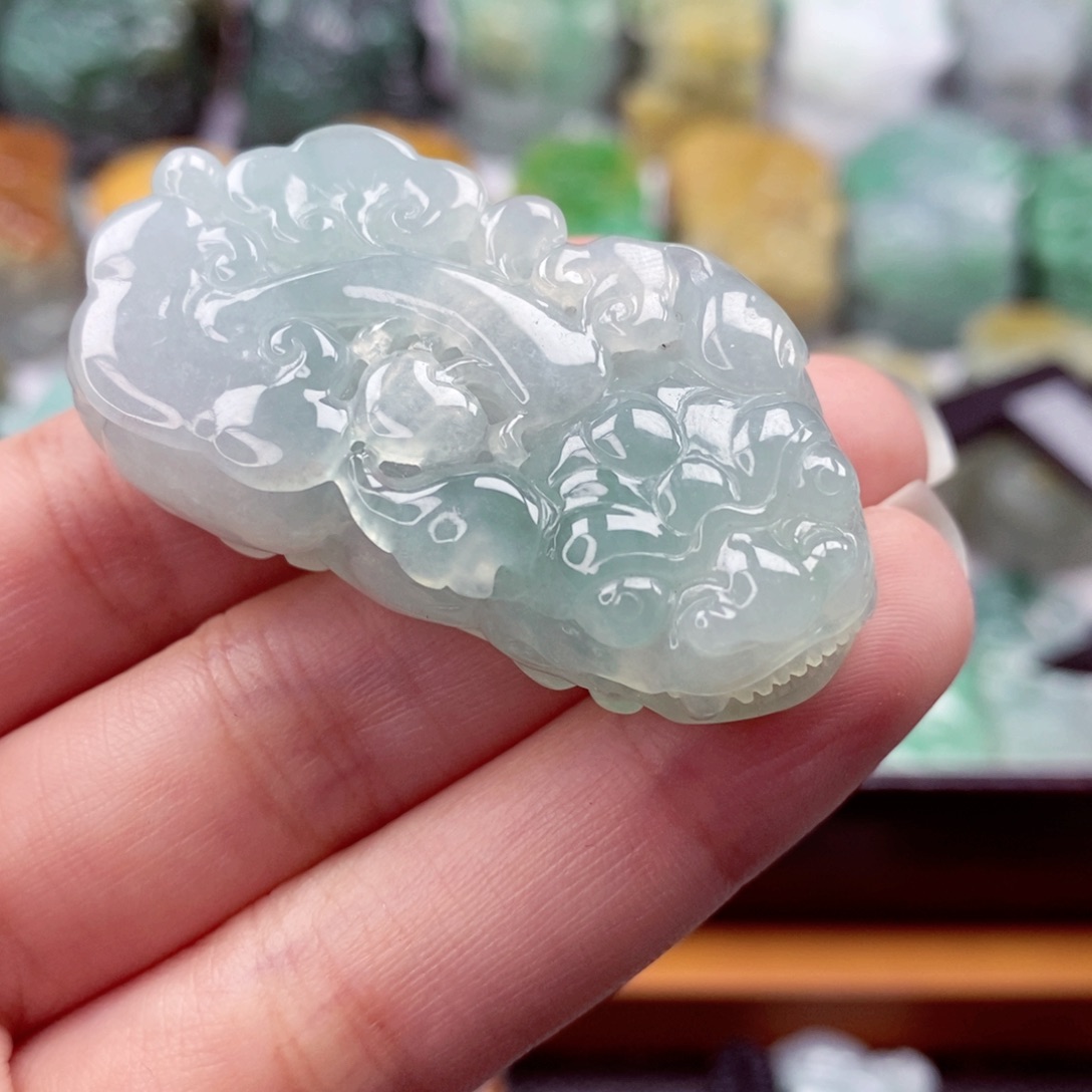 翡翠颈饰未镶嵌翡翠