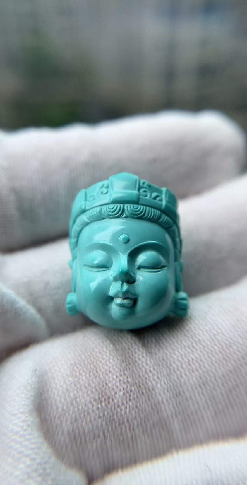 原矿绿松石精品观音，精工雕刻，尺寸16.6×20.5×15.3mm 重：6.7克