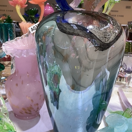 琉璃花瓶高31厘米口径9厘米