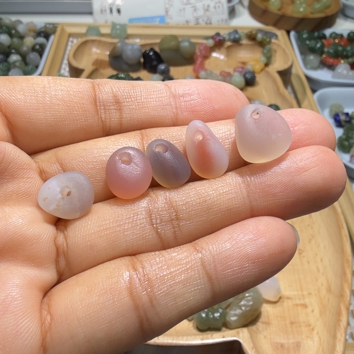 和田玉未镶嵌珠宝半成品