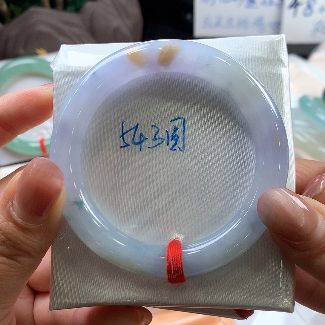 翡翠未镶嵌手镯54,3元