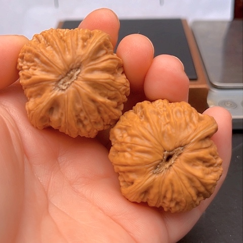 文玩核桃吊坠铁锤