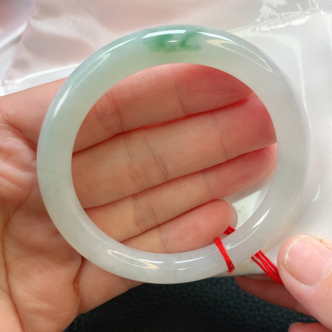 翡翠手镯未镶嵌56圆