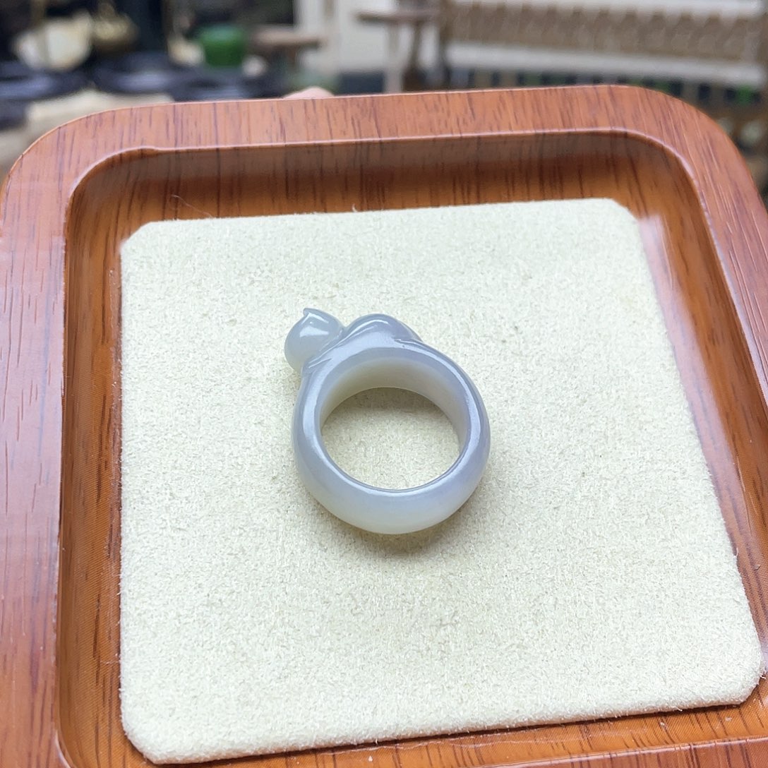 和田玉戒指未镶嵌月***然烟紫胖猫猫戒圈14号