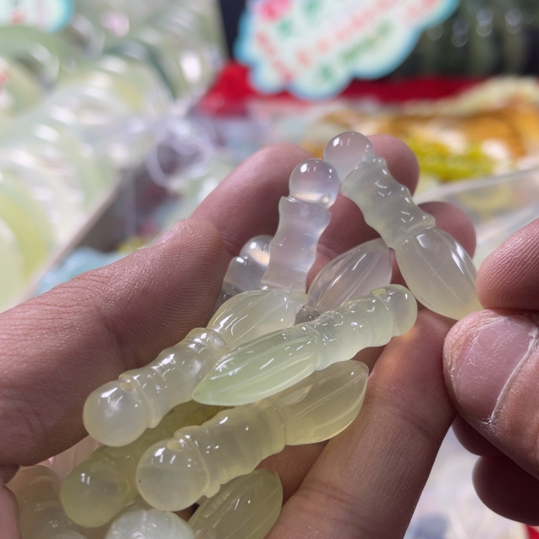 未镶嵌蛇纹石玉手链