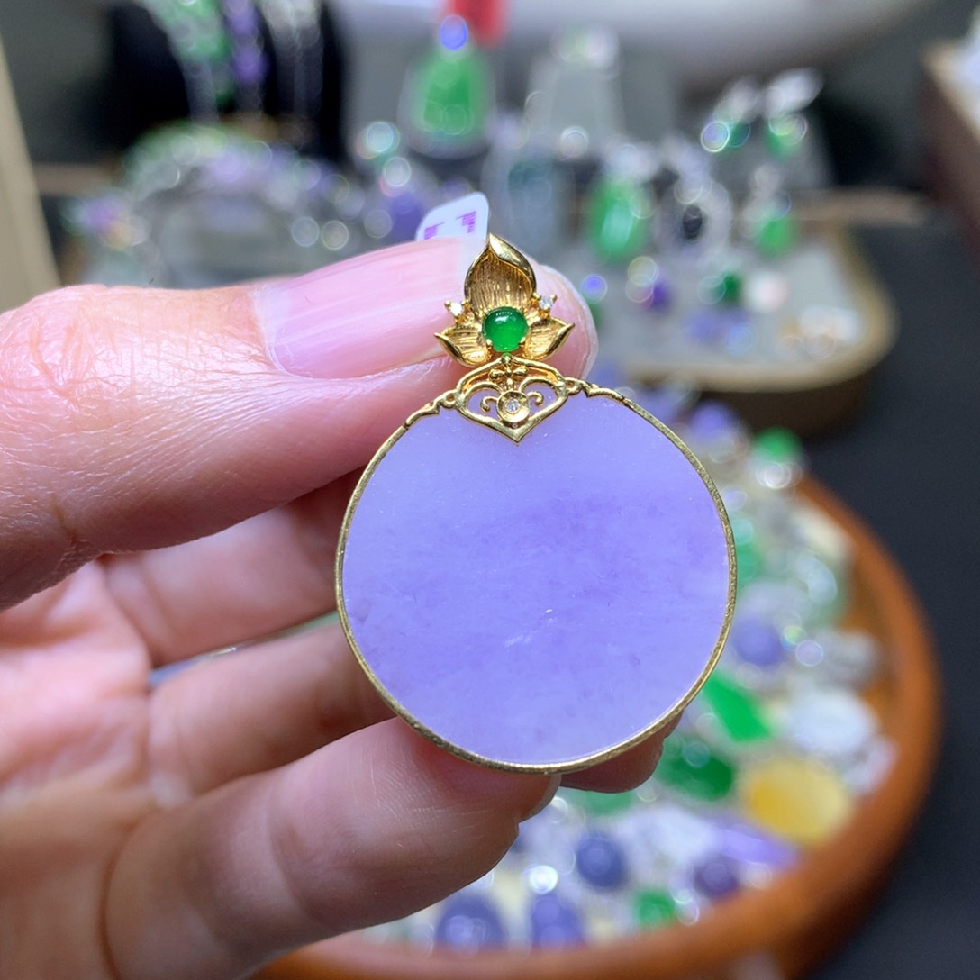 【闪购商品】翡翠颈饰18K金镶嵌翡翠吊坠项链