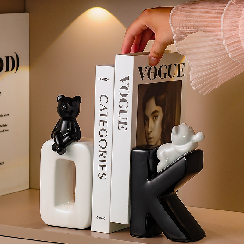 摆件高级感小众轻奢高档家居客厅酒柜电视柜暴力熊书房书架装饰品