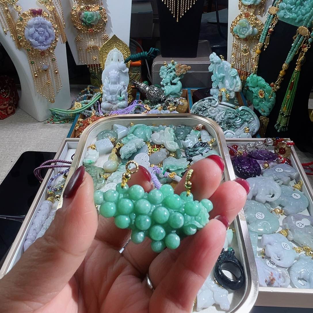 翡翠颈饰未镶嵌翡翠绿葡萄