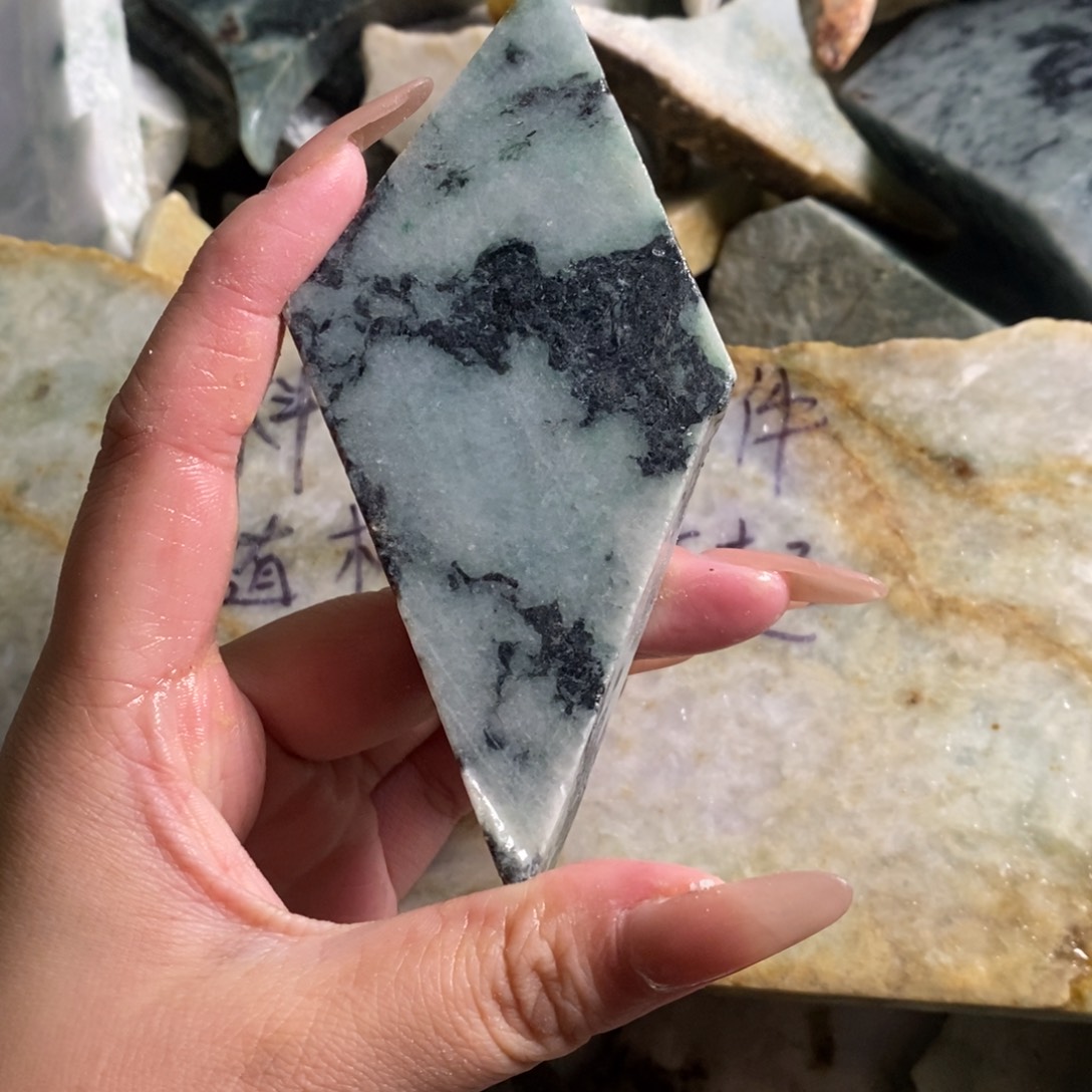 颈饰未镶嵌翡翠天然翡翠