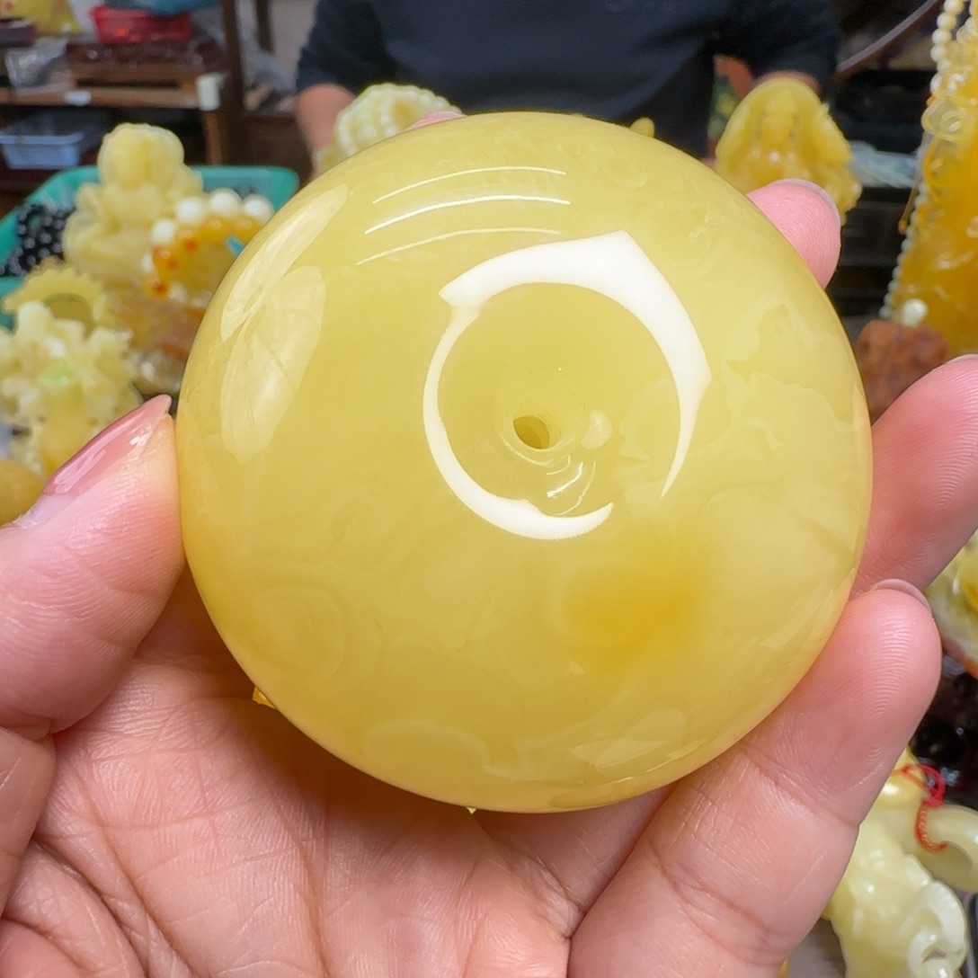 蜜蜡未镶嵌珠宝奇石