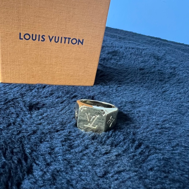 95新 LouisVuitton/路易威登 捐金沉珠/戒指