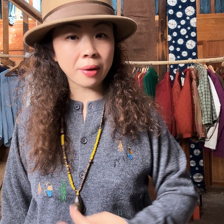 灰色羊毛毛衣毛衣