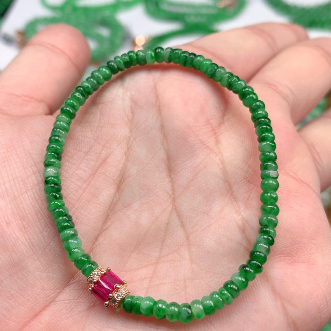 翡翠手链未镶嵌翡翠