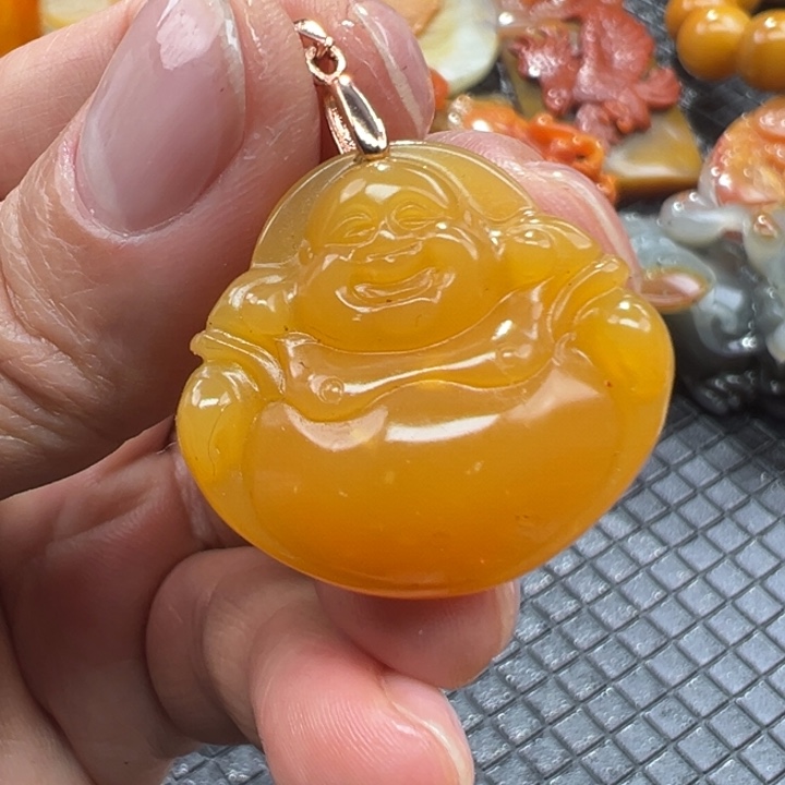 石英质玉（黄龙玉）颈饰未镶嵌