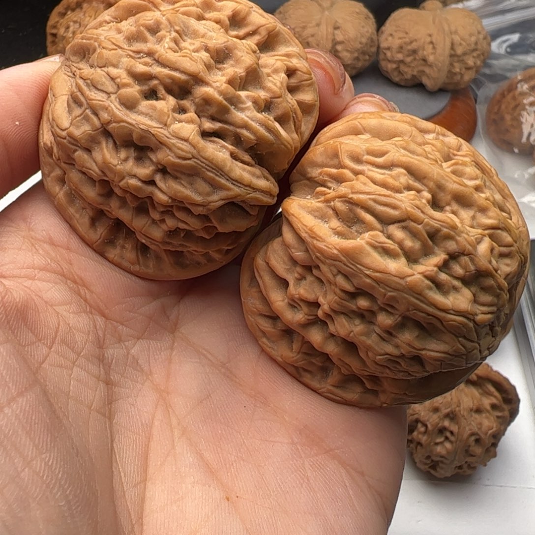 文玩核桃吊坠虎头王45