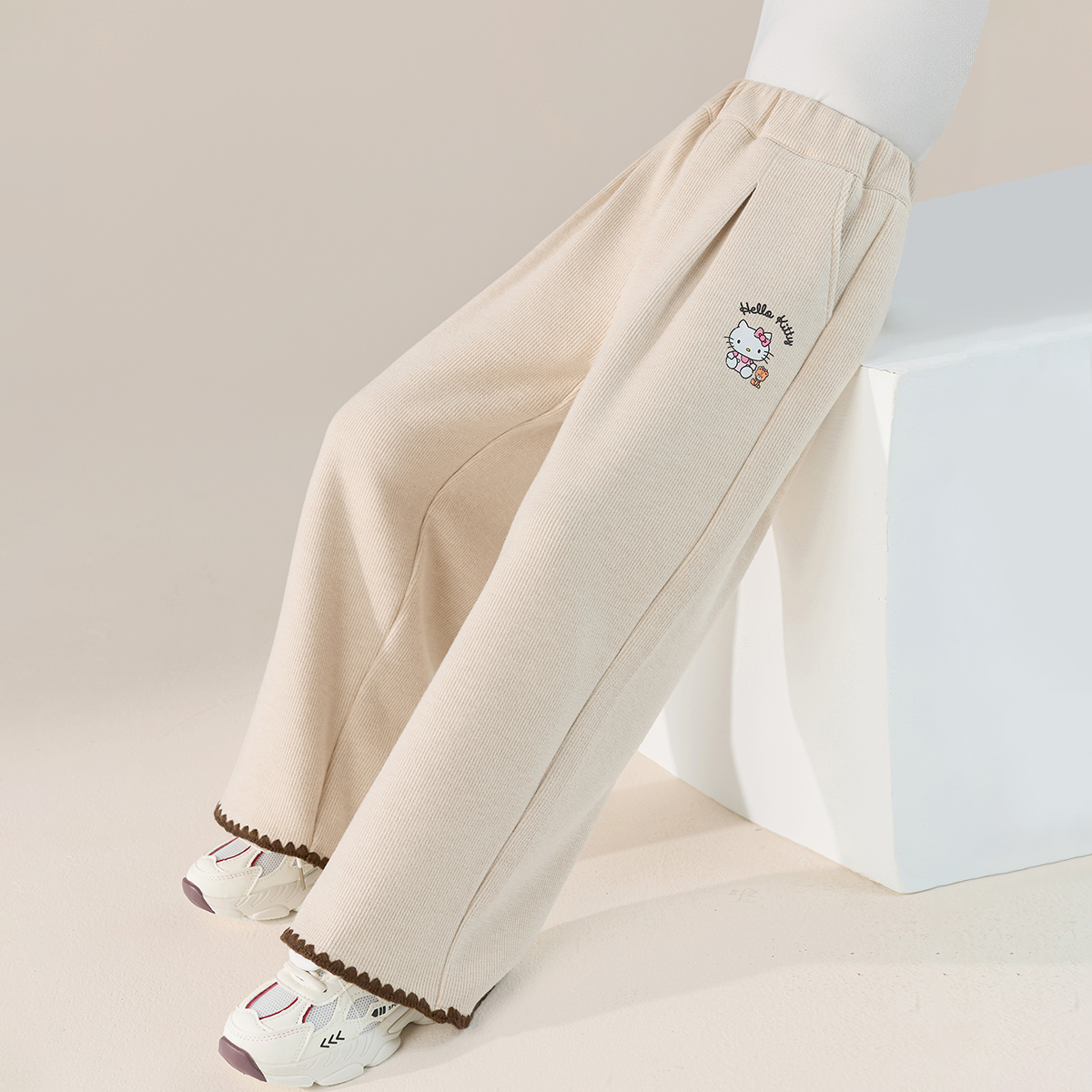 儿童秋季休闲裤2025新款灯芯绒裤面中大童装洋气女孩休闲裤子