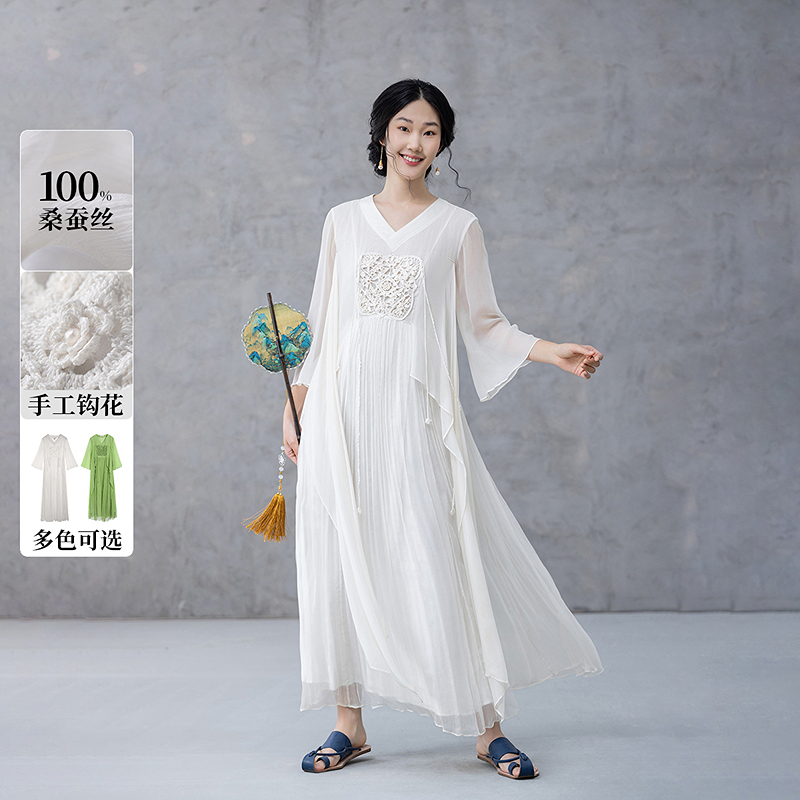 生活在左春夏中国风手工钩花仙气日常飘逸复古齐胸薄款真丝连衣裙