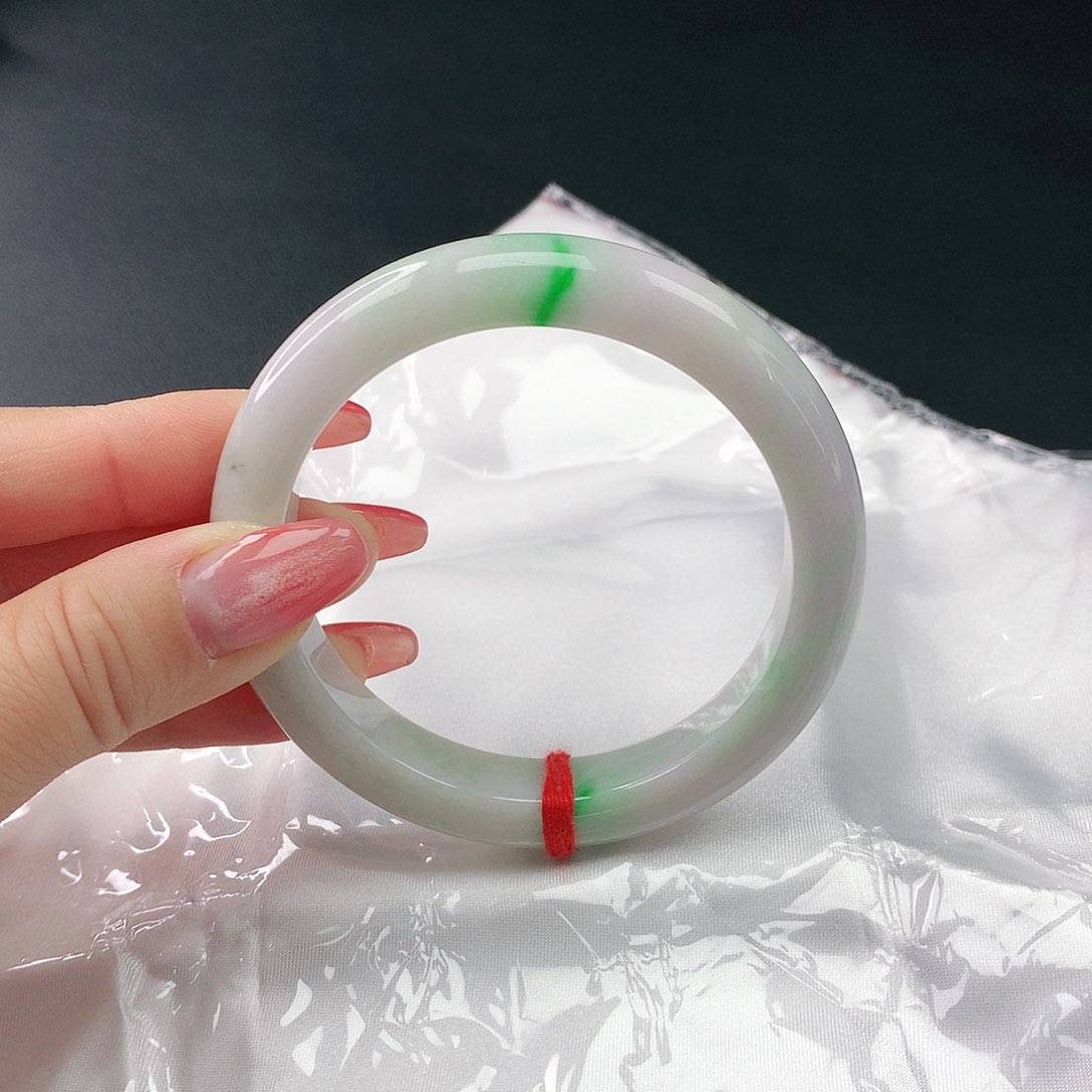 翡翠手镯未镶嵌翡翠128