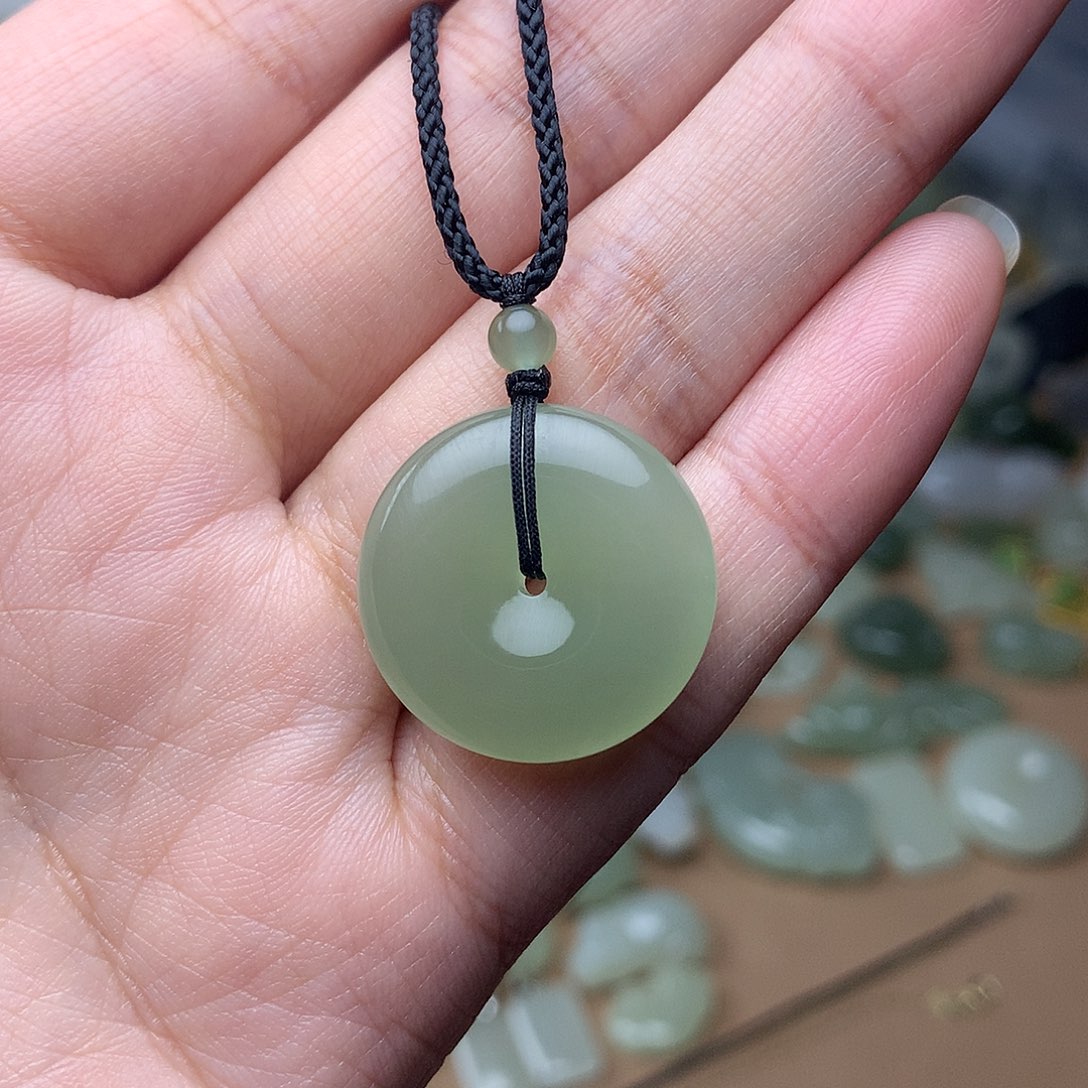 和田玉吊坠未镶嵌