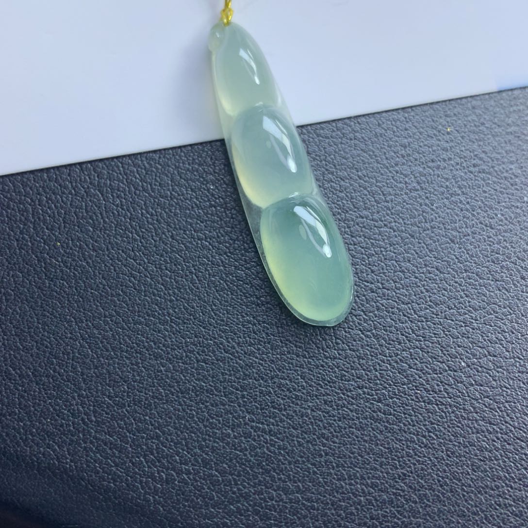 翡翠颈饰未镶嵌福豆