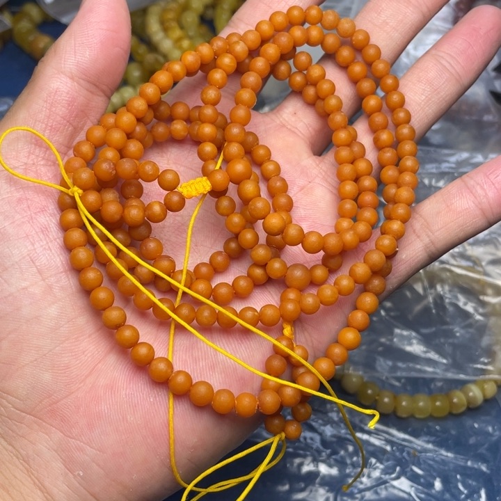 未镶嵌琥珀珠宝奇石