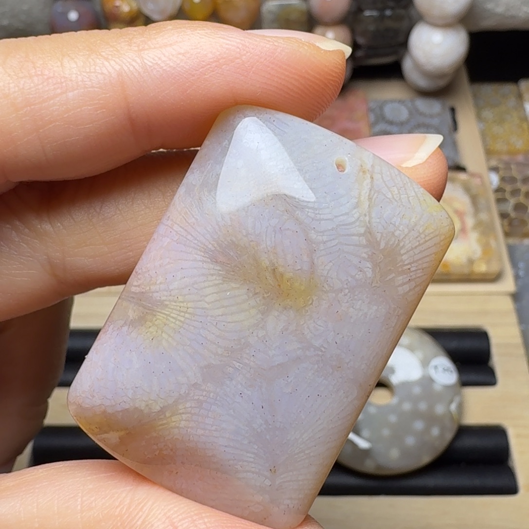 硅化玉未镶嵌嫩嫩的粉紫冰凤尾