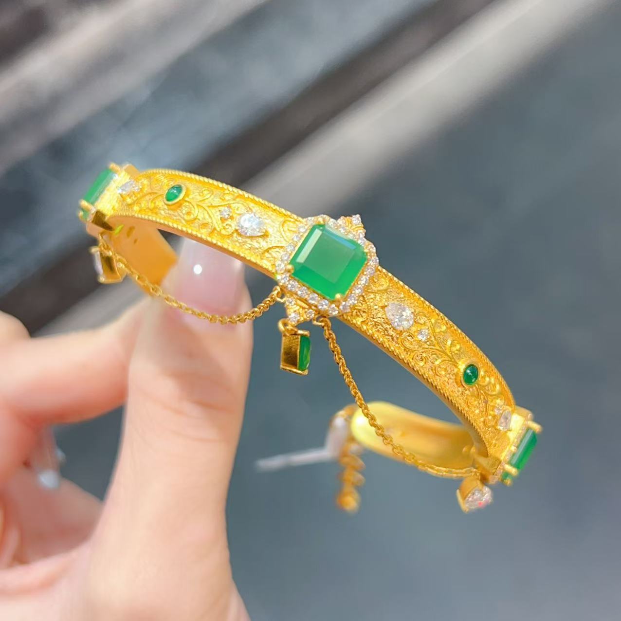 【新美源】足金999 镶嵌工艺 人间方钻公主手镯