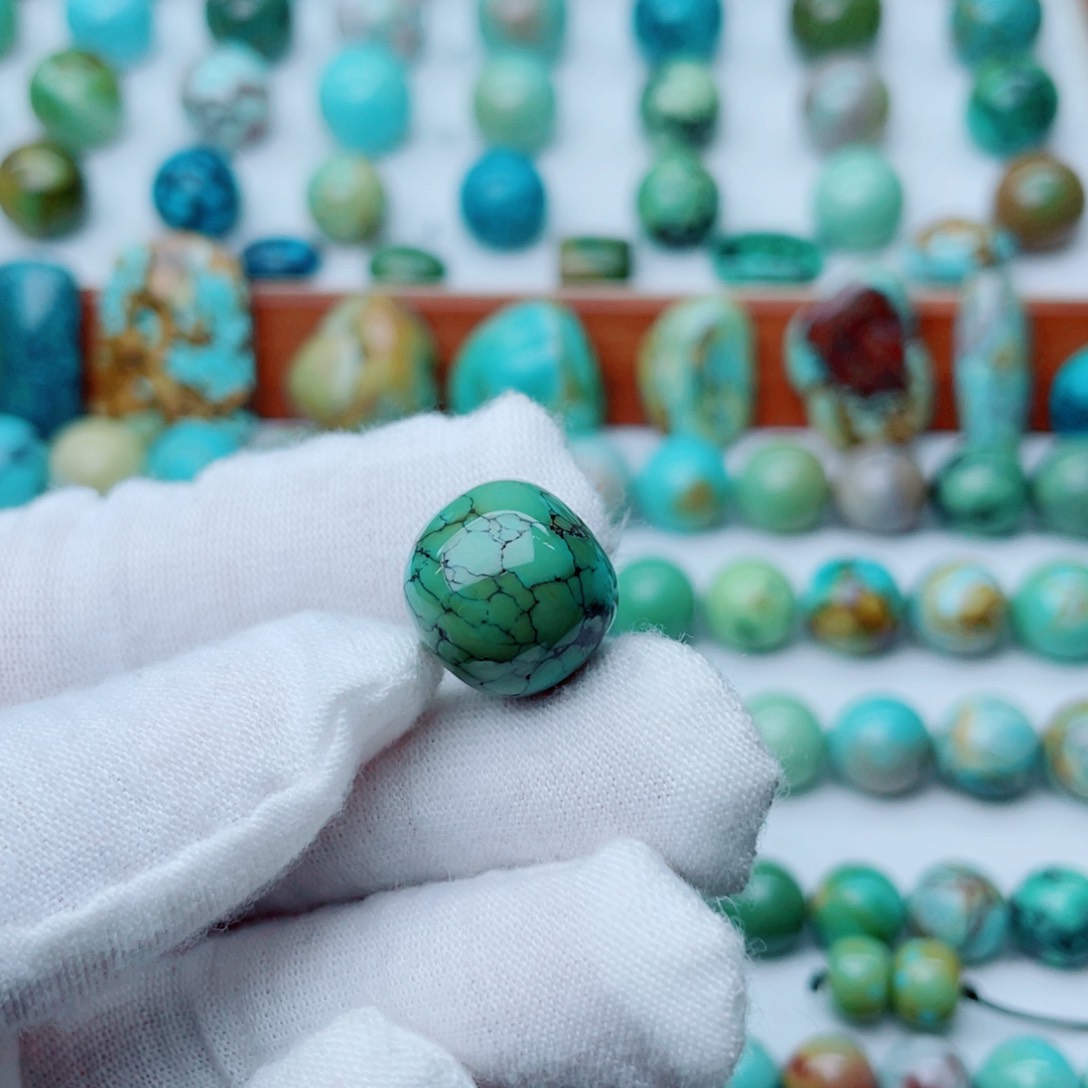 未镶嵌绿松石珠宝奇石