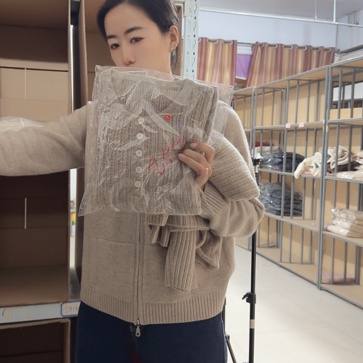 雪山红莲高端羊绒2550驼m