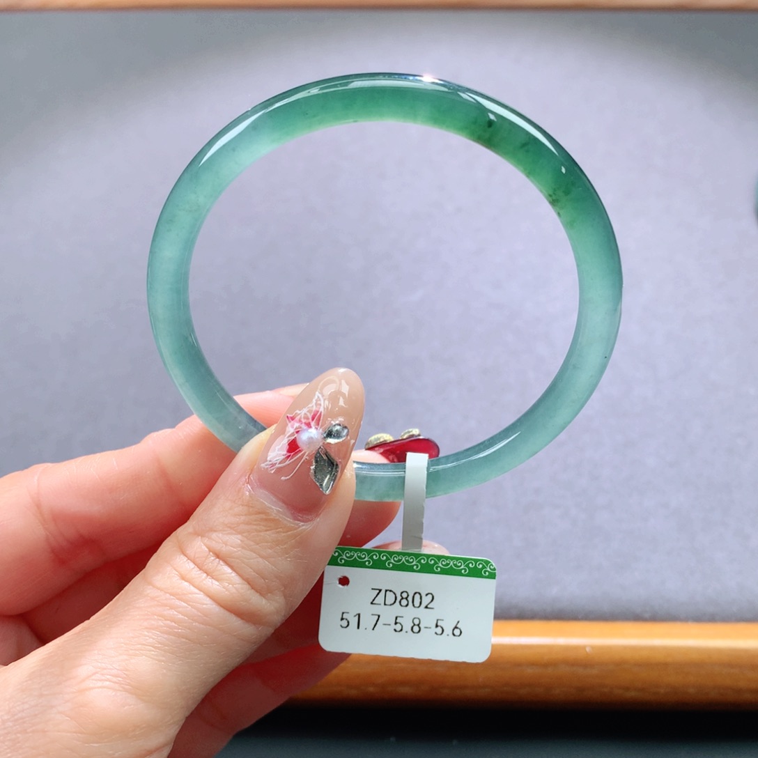 翡翠手镯未镶嵌天然翡翠手镯叮当镯