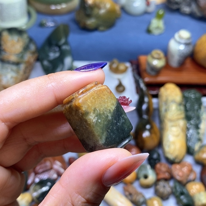 岫岩河磨玉（透闪石质玉）未镶嵌挂件大孔玉琮