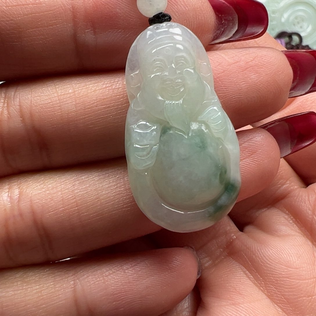 翡翠颈饰未镶嵌财神