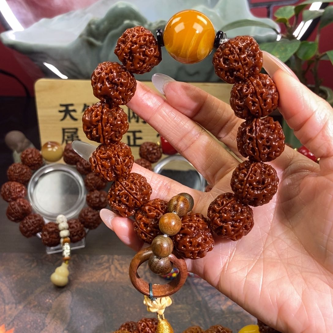 金刚菩提吊坠522。           