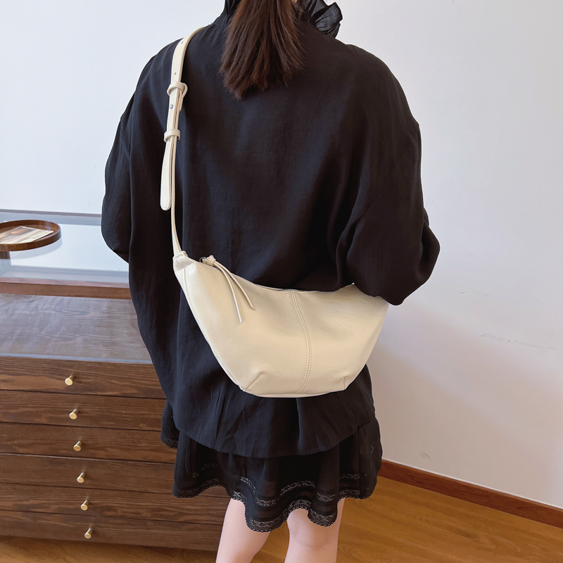 路大姐二号E041-060早春新款斜挎包