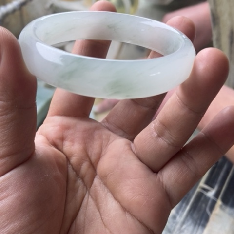 石英质玉手镯未镶嵌用****见