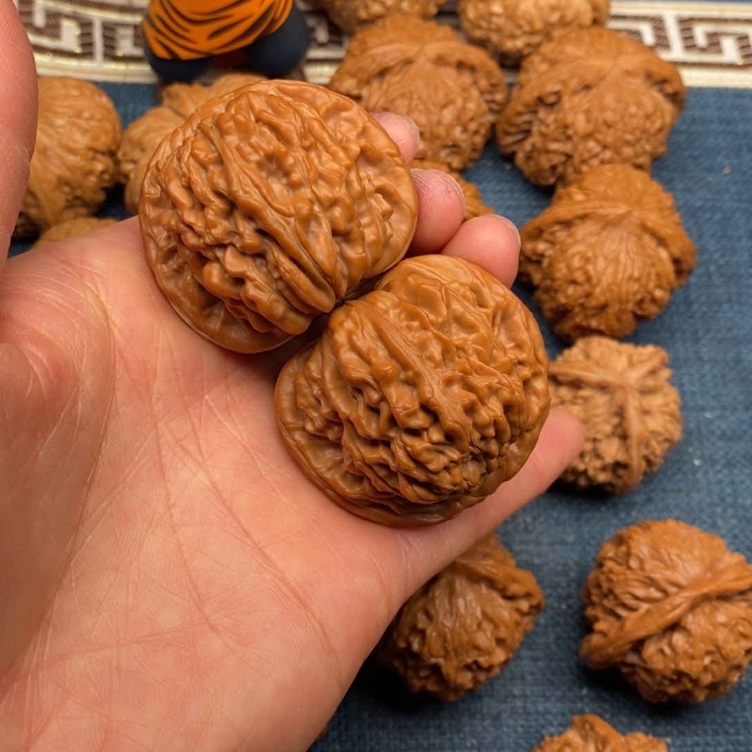 文玩核桃把件多****43全品汉高楼