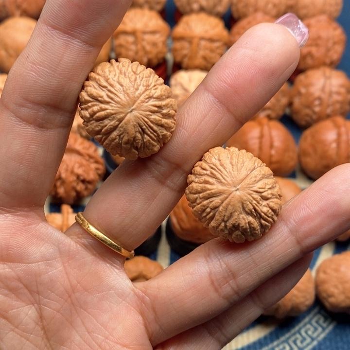 文玩核桃把件手捻