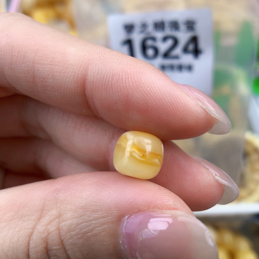裸石琥珀未镶嵌8.8