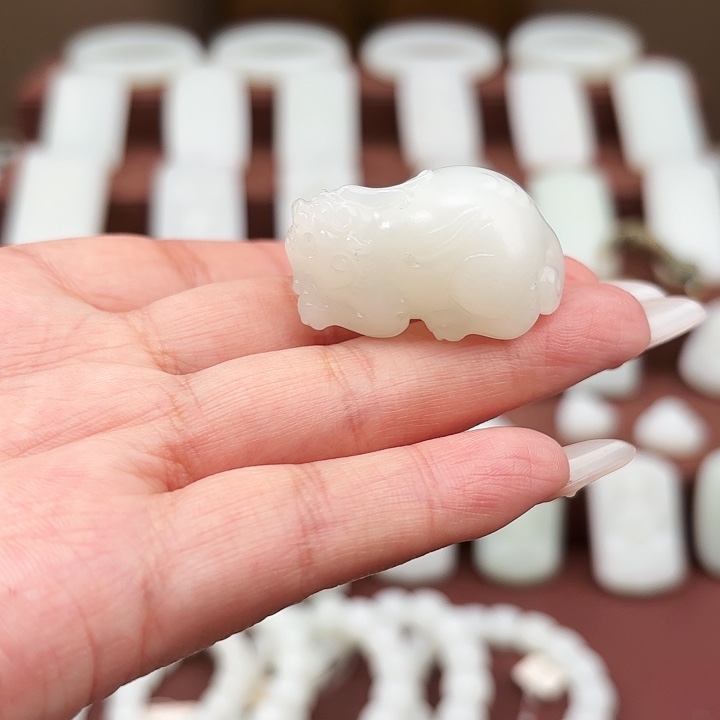 和田玉颈饰未镶嵌