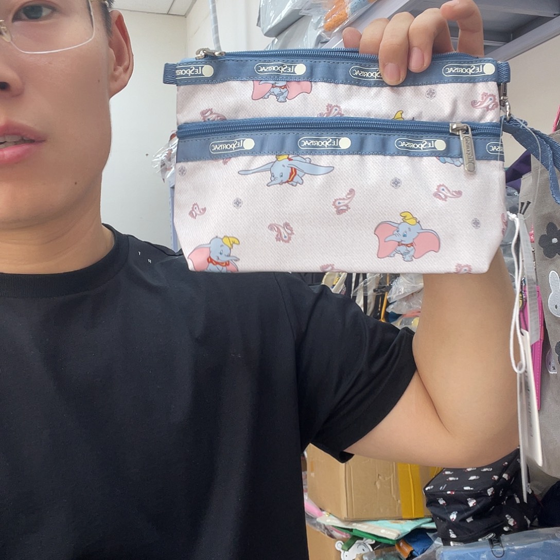 PU化妆包等产品和产品