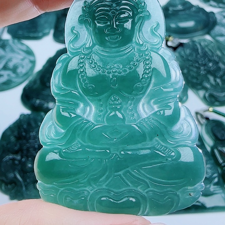 翡翠未镶嵌颈饰多样性发货天然的A货翡翠