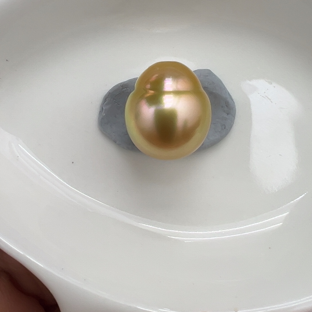 11.9浓金炫彩葫芦金珠海水珍珠未镶嵌