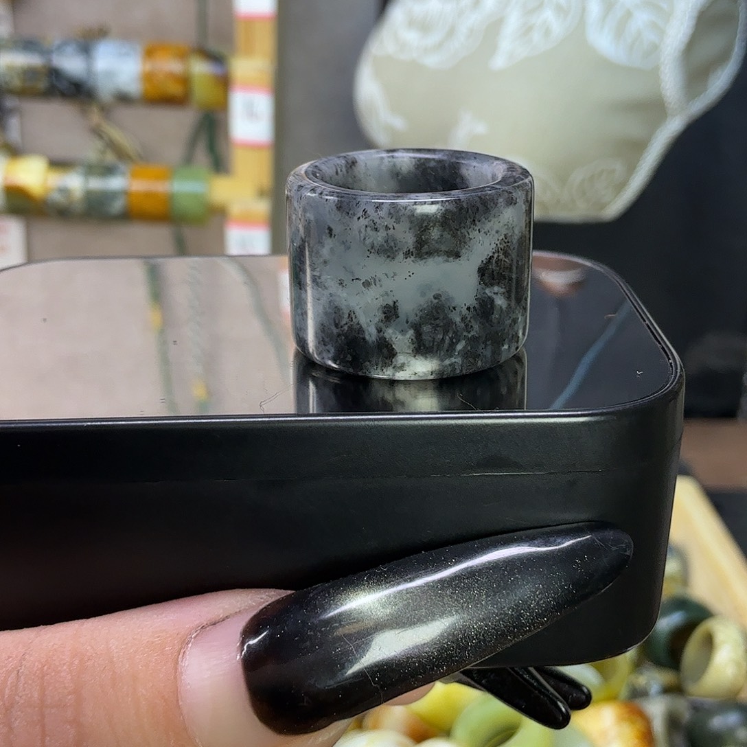 蛇纹石玉未镶嵌戒指17.8